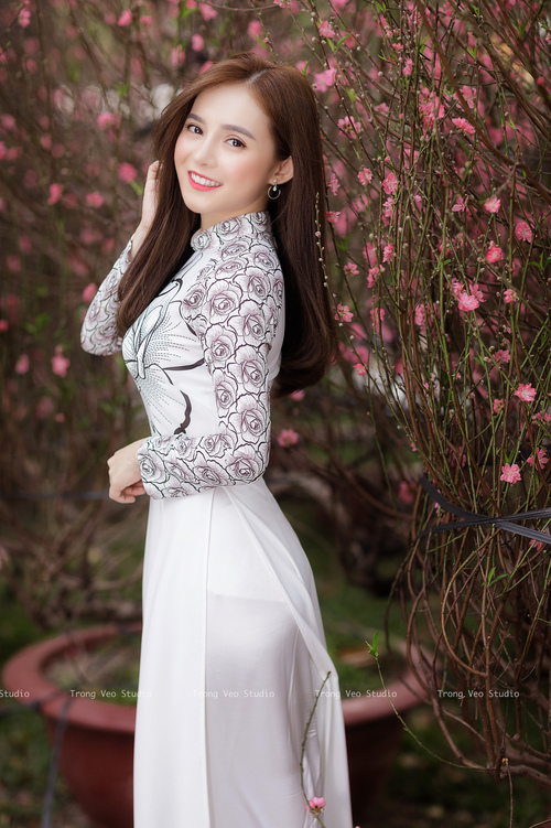 9游电竞资讯-乡村花样骑马体验,领略牧民生活的独特魅力,骑马乡行记