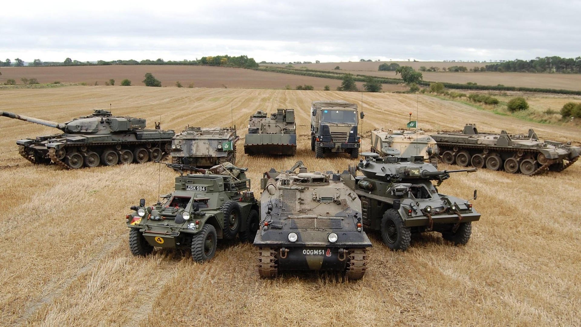 大型海岸线冲浪挑战赛，浪花追逐的青春梦想，冲浪的海域
